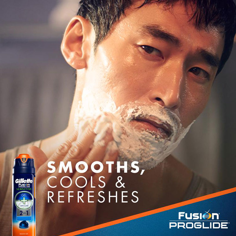gillette fusion proglid smooth sansative skin shaving gel 1.jpg 01 1